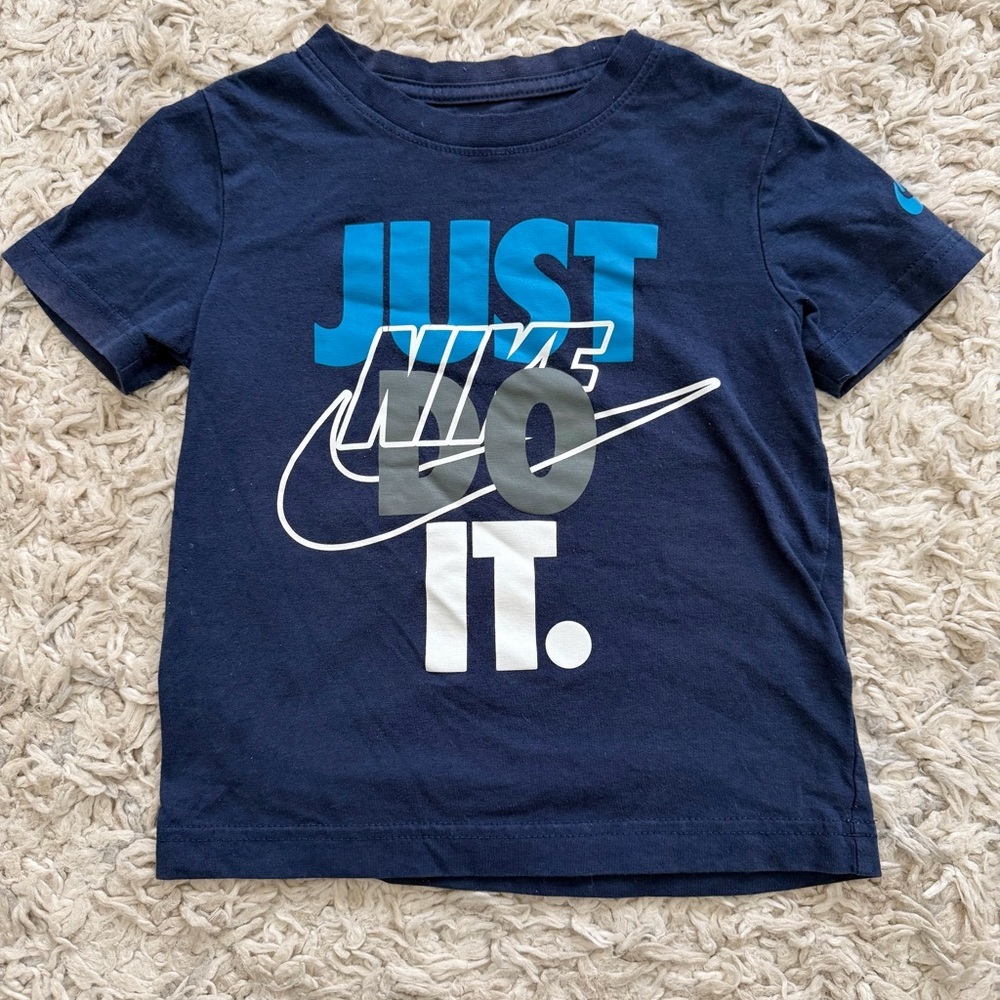 Nike Kids Navy Blue Graphic T-Shirt Boys Sz 4